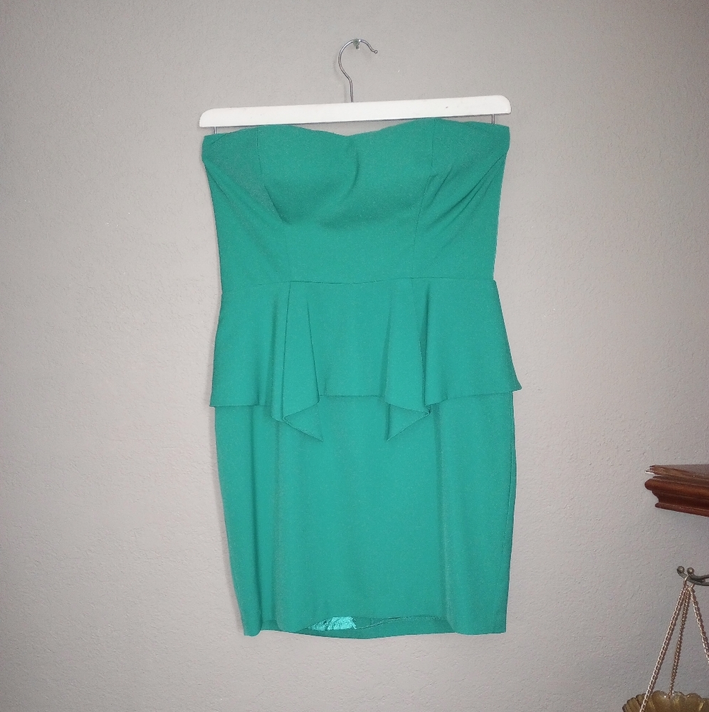 Aryn K., Size Large, green dress